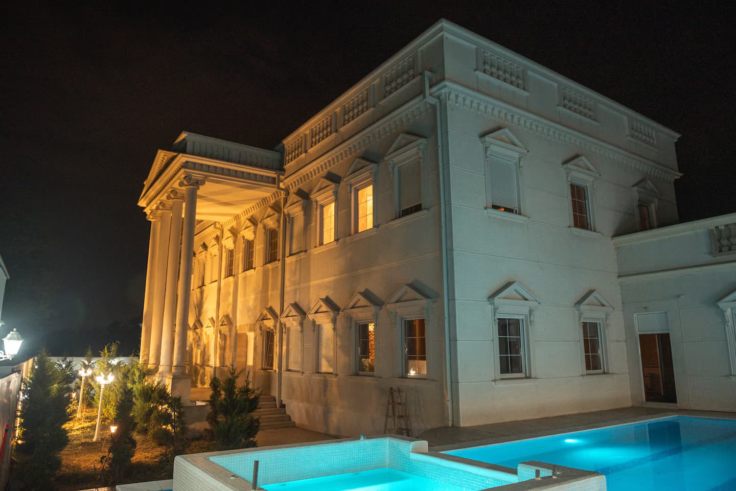 Villa White